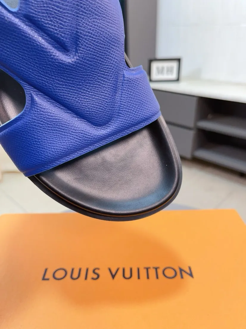 Men's shoes💰300🌹🌹【LV】Multi-color new men's slippers, original top quality version, original special cowhide cross pattern➕sheepskin inside and side, non-slip combined sole, more stable walking, more comfortable and lightweight, high-end and generous, size: 38~44